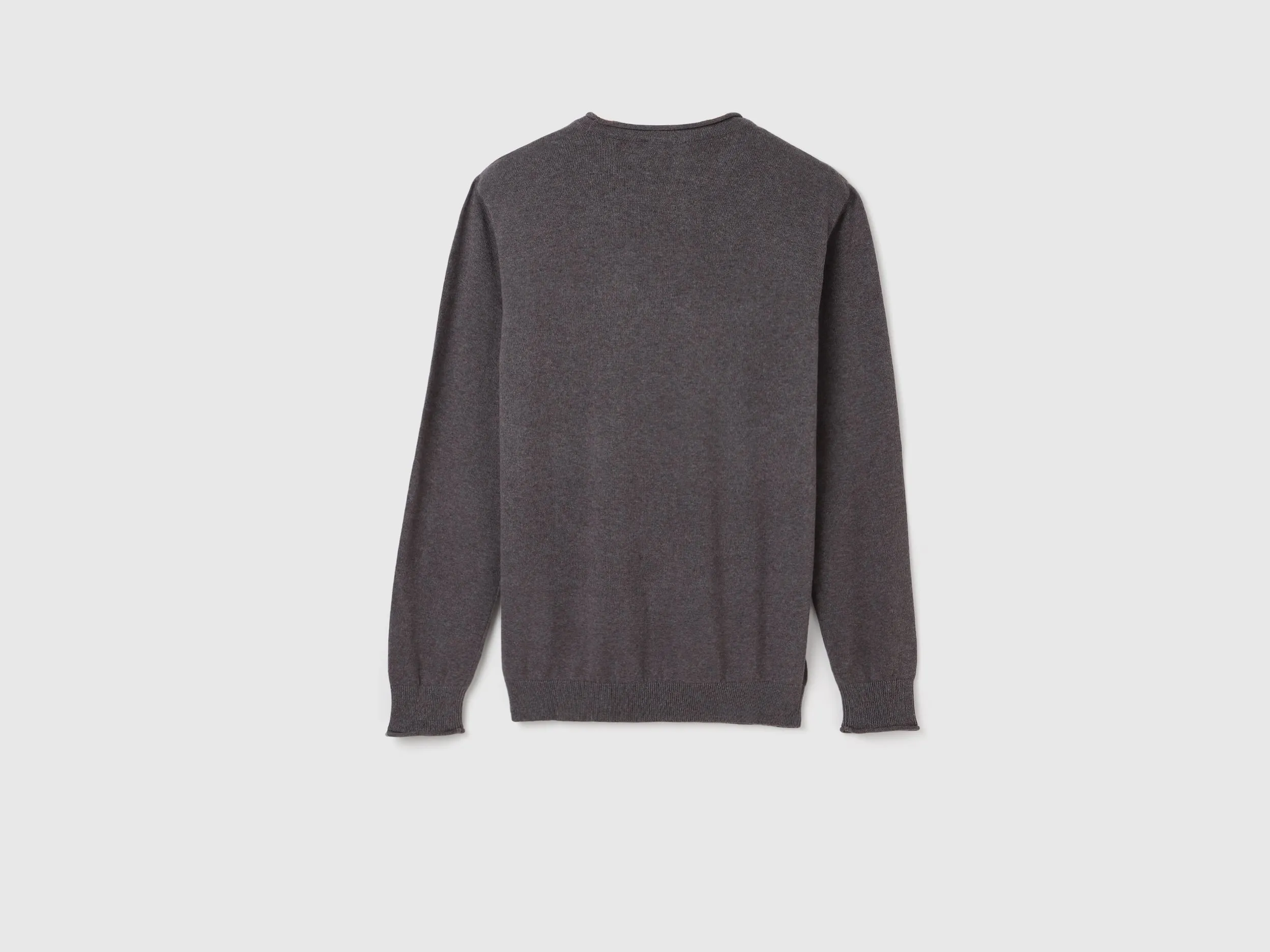 Men's Regular Fit Round Neck Solid Sweaters